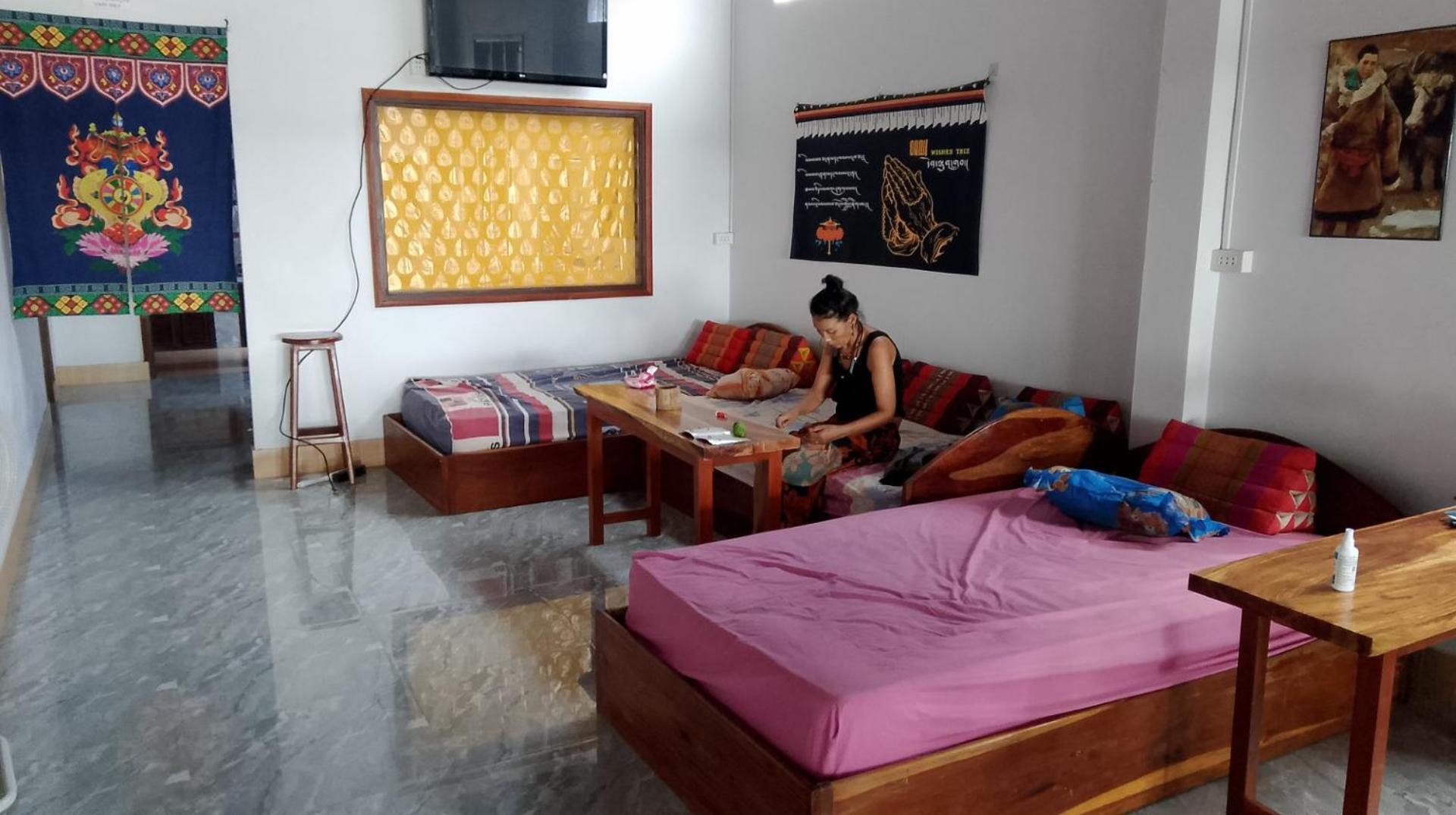 Tibet Restaurant And Hostel Nakasong Екстер'єр фото